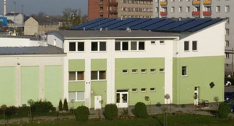 Sportovní centrum - Pohled na solary a FVE