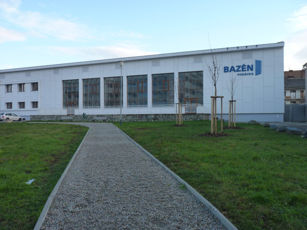 Bazén Ponávka Brno - exteriér bazénu
