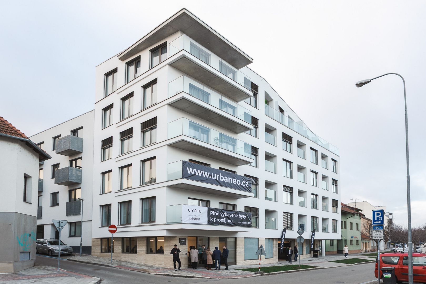 Ready-to-live nájemní bydlení, škálovatelná chytrá elektroinstalace a vzdálená správa bytového domu (případová studie)